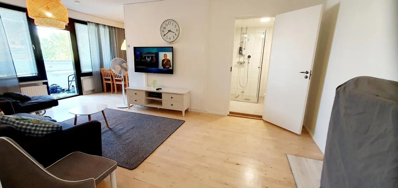 Apartment Top Floor 51M2, Balcony, 150 M Wifi, Free Own Parking Place, 300M Metro Helsinki