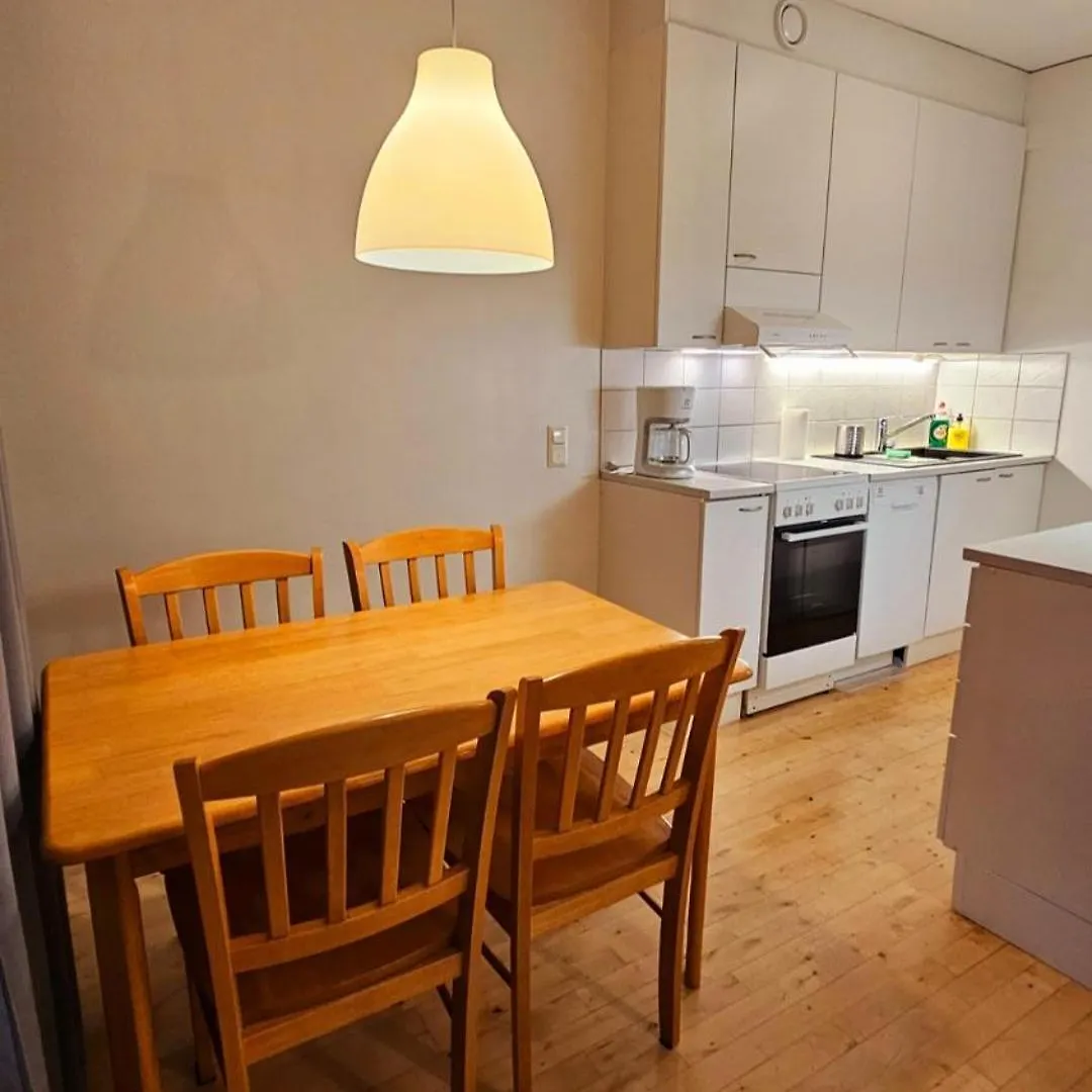 Apartment Top Floor 51M2, Balcony, 150 M Wifi, Free Own Parking Place, 300M Metro Helsinki